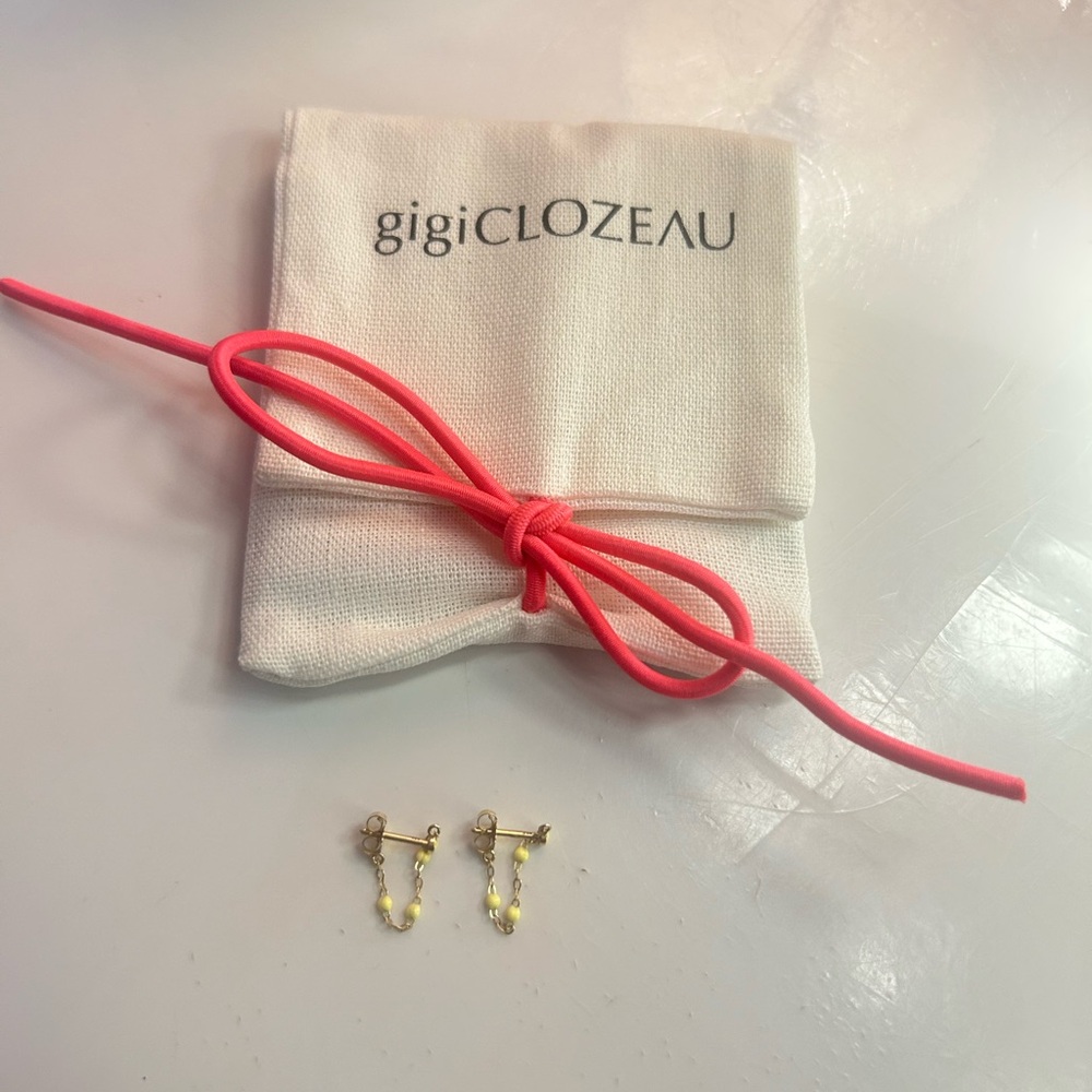 Classic Gigi Mimosa earrings, Yellow Gold